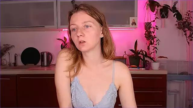 Elly_Helly from StripChat