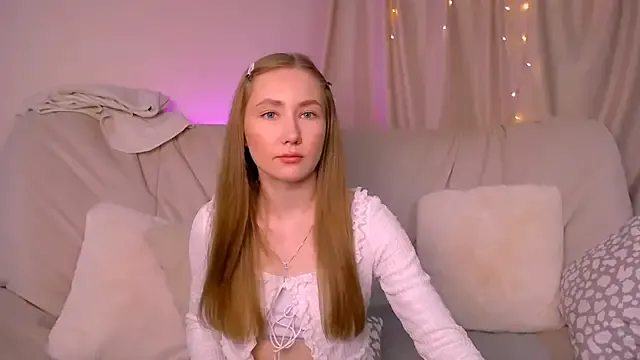 EllyColins from StripChat is Freechat