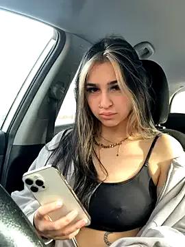 ElsaMae from StripChat is Freechat