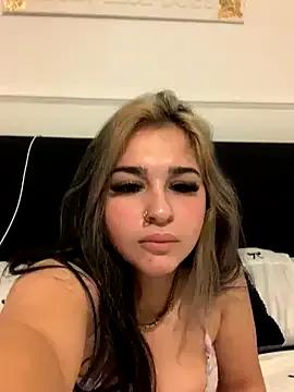 ElsaMae from StripChat is Freechat