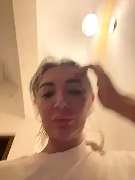 ElsaSinn from StripChat is Freechat