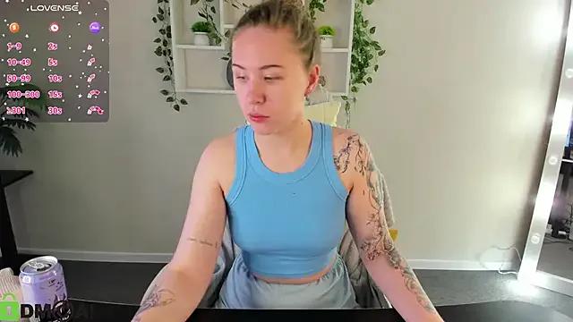 Elsie_Cutties from StripChat is Freechat