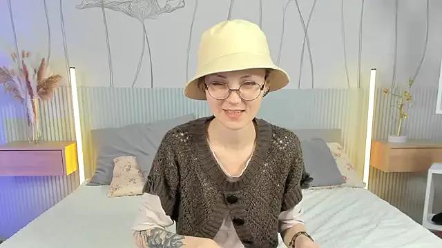 ema_spark from StripChat is Freechat