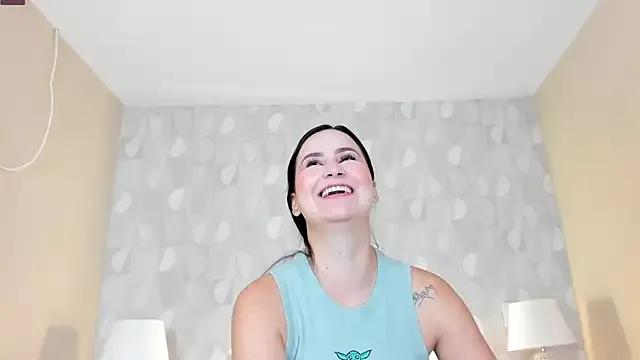 ema_wolfs from StripChat is Freechat