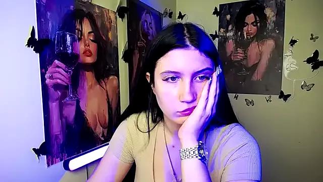 EmberBB from StripChat