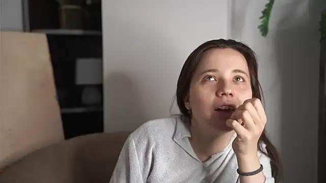 EmelineGarry from StripChat is Freechat