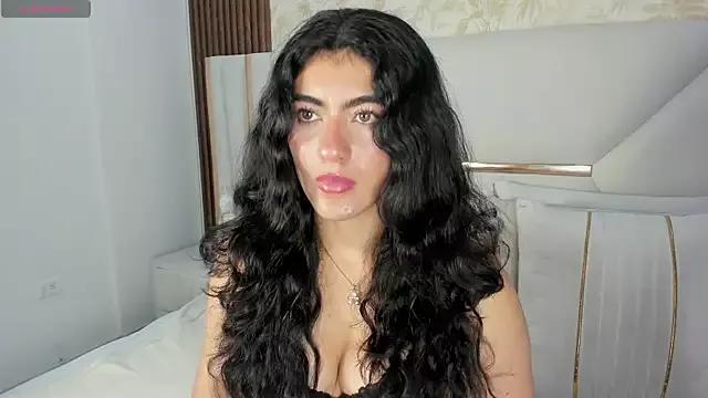 Emii_rosse from StripChat