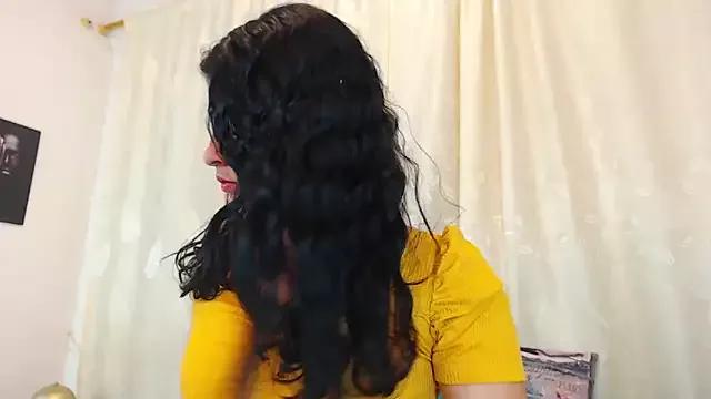 EmiilyAngel from StripChat is Freechat