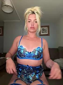emilia_rosexx from StripChat is Freechat