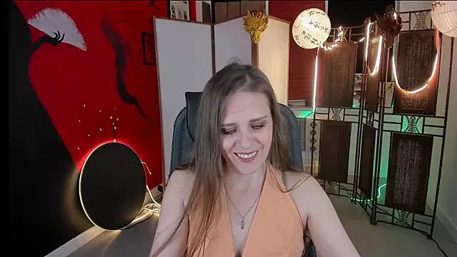 EmiliaBedy from StripChat is Freechat