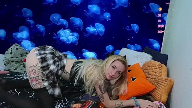 Try our streaming cams variety and talk on a personal level with our adorable girls streamers, showing off their bountiful shapes and dildos.