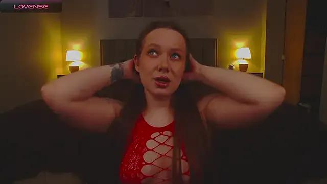 EmiliaNoah from StripChat is Freechat
