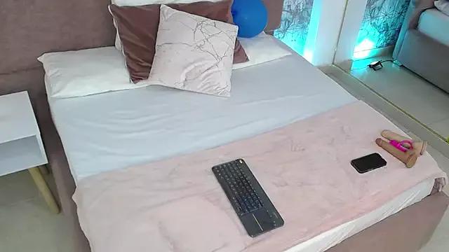 Try our streaming cams variety and talk on a personal level with our adorable girls streamers, showing off their bountiful shapes and dildos.