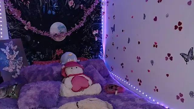 Try our streaming cams variety and talk on a personal level with our adorable girls streamers, showing off their bountiful shapes and dildos.