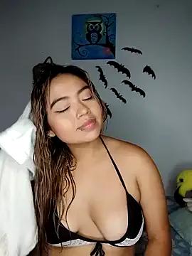 Emily__Hott from StripChat is Freechat