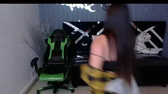 emily_cooper_t from StripChat is Freechat