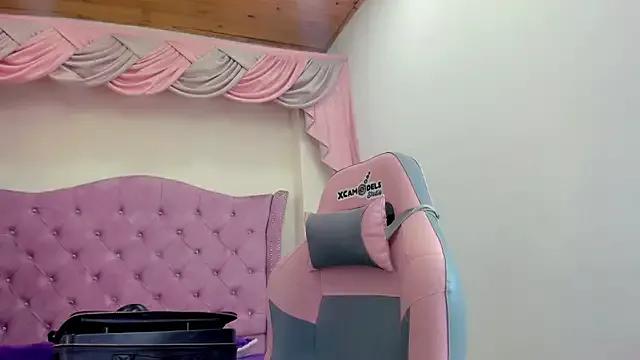 Emily_Hots from StripChat is Freechat