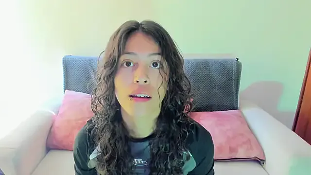 emily_jonessxx from StripChat is Freechat