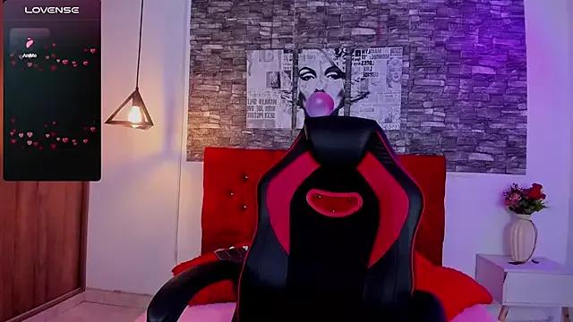 Try our streaming cams variety and talk on a personal level with our adorable girls streamers, showing off their bountiful shapes and dildos.