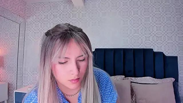 emilybroownn_ from StripChat is Freechat