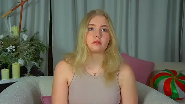 EmilyEvanse from StripChat is Freechat