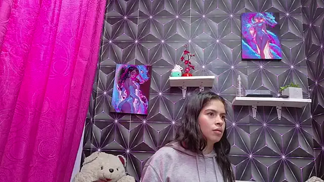 emilygrooe from StripChat is Freechat