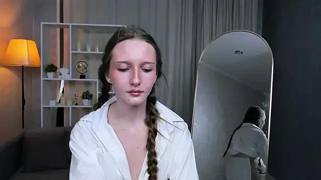 EmilyHuber from StripChat is Freechat