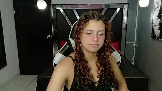 EmilyMartinx2 from StripChat is Freechat