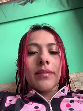 Emilyy-18 from StripChat is Freechat