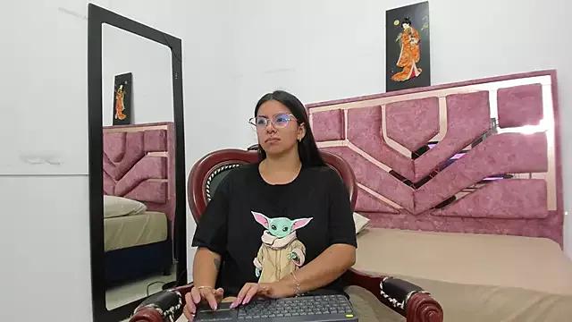 emilyy_cooperr from StripChat is Freechat