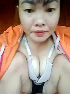 emilyzz from StripChat is Freechat