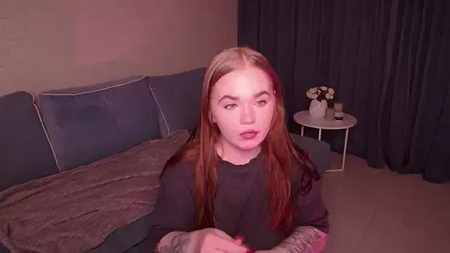 EmiRise from StripChat