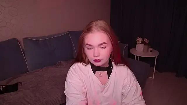 EmiRise from StripChat