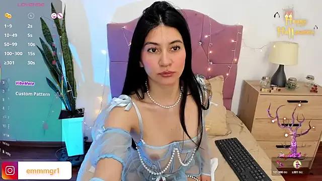 Emma-green0 from StripChat