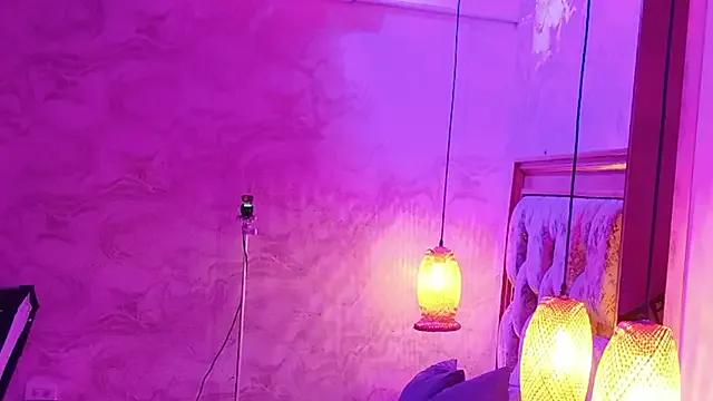 emma2_sm from StripChat is Freechat