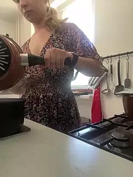 Emma_115 from StripChat is Freechat