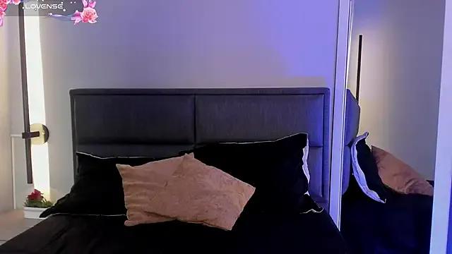 Emma__clark_ from StripChat
