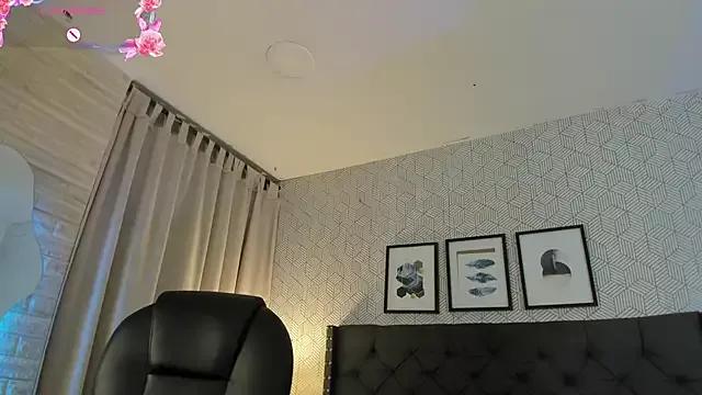 Try our streaming cams variety and talk on a personal level with our adorable girls streamers, showing off their bountiful shapes and dildos.
