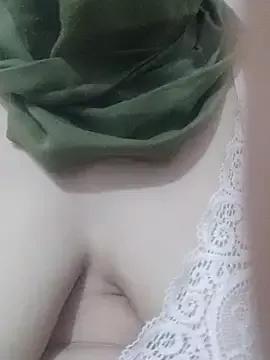 Emma_Ahmad from StripChat