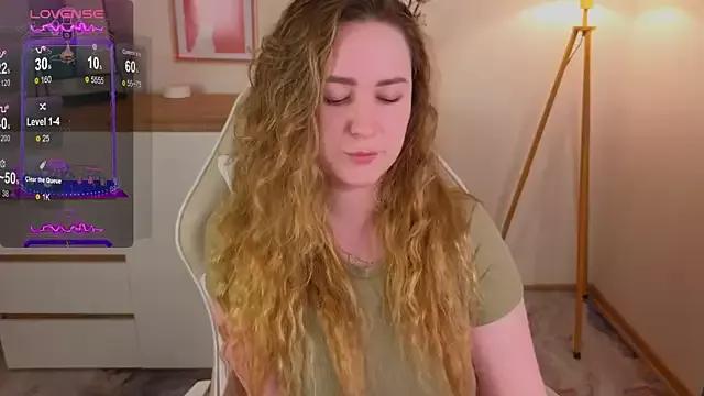 Emma_B1uem from StripChat is Freechat