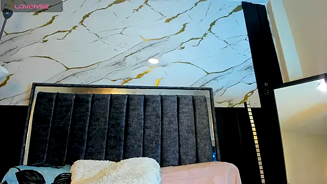 emma_bloom_ from StripChat is Freechat