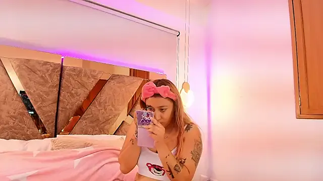 emma_cook_ on StripChat 