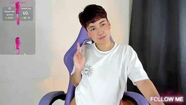 Try our streaming cams variety and talk on a personal level with our adorable girls streamers, showing off their bountiful shapes and dildos.