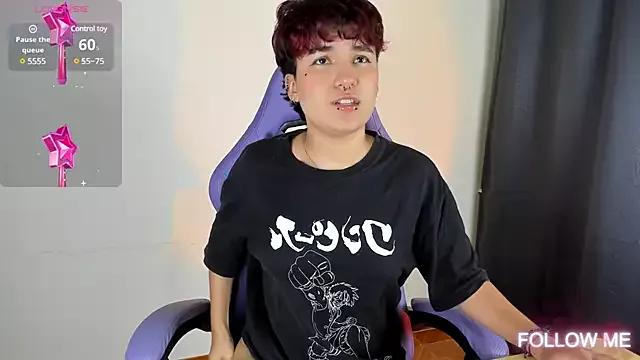 emma_cute7 from StripChat is Freechat