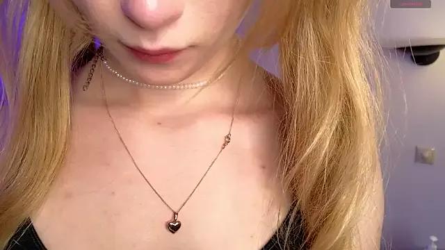 Emma_Frosty from StripChat is Freechat