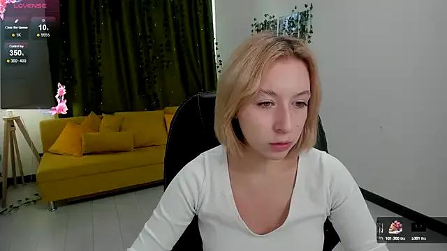 Emma_Garcias from StripChat