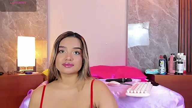 Emma_hunter_ from StripChat is Freechat