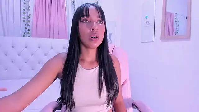 Emma_lorense22 from StripChat