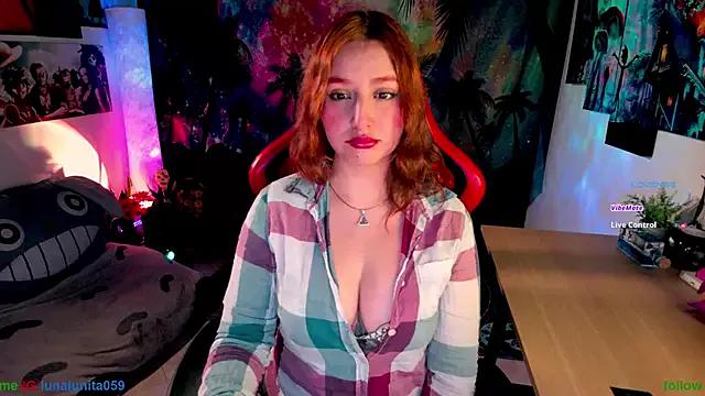 emma_luna59 from StripChat