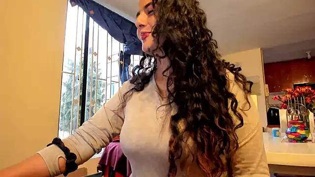 emma_luxy from StripChat